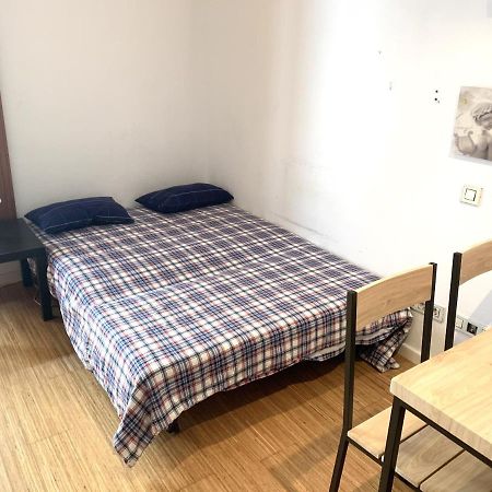 Apartment Next To Ramblas Барселона Екстериор снимка
